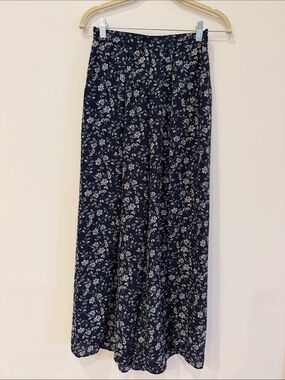 Vince Camuto Navy and White Floral Flowy Pants
